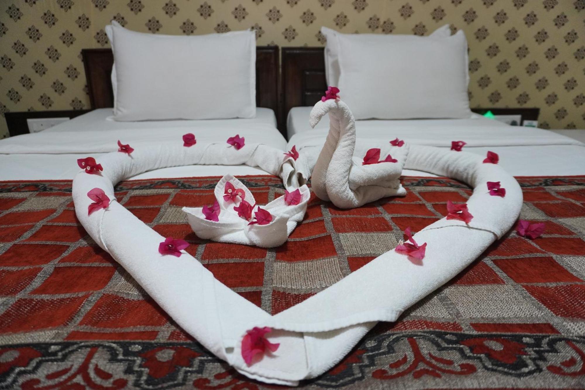 Praveg Tent City Narmada, Statue Of Unity Kevadia 외부 사진